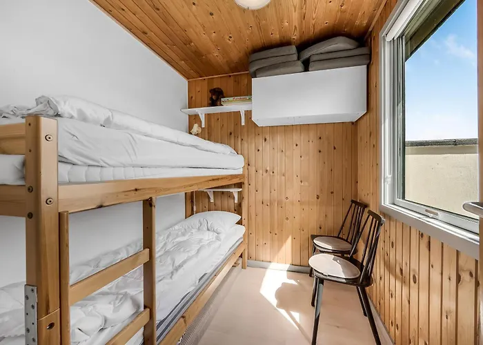 بيت للعطل 1046 *